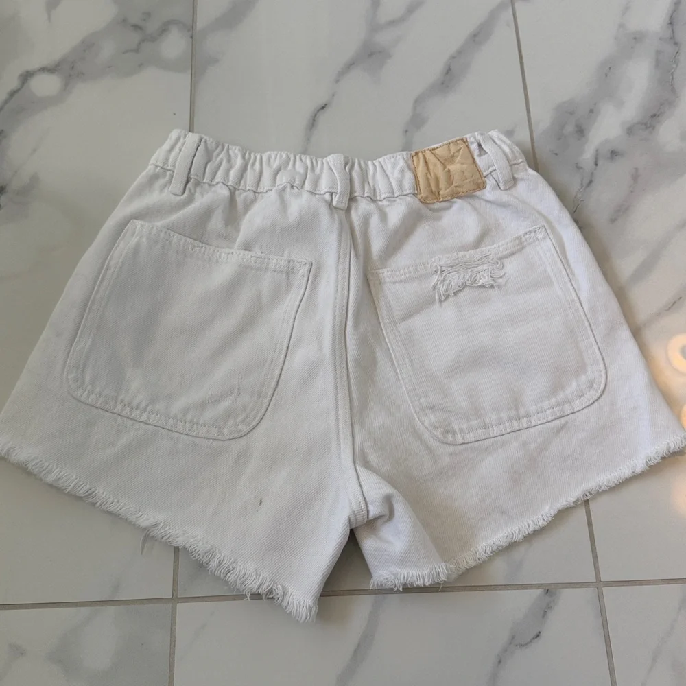 Zara White Distressed Cut Off Jean Shorts Girls 13/14